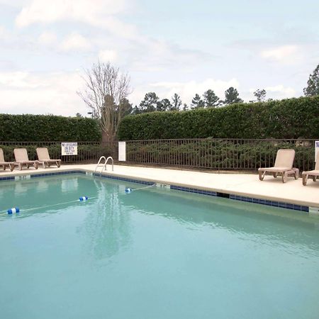Days Inn By Wyndham Seneca-Clemson Bagian luar foto