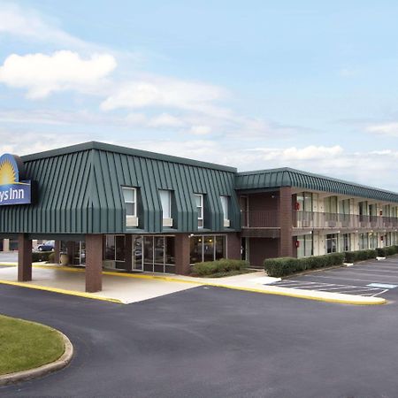 Days Inn By Wyndham Seneca-Clemson Bagian luar foto