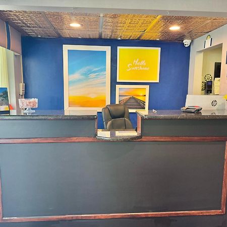 Days Inn By Wyndham Seneca-Clemson Bagian luar foto