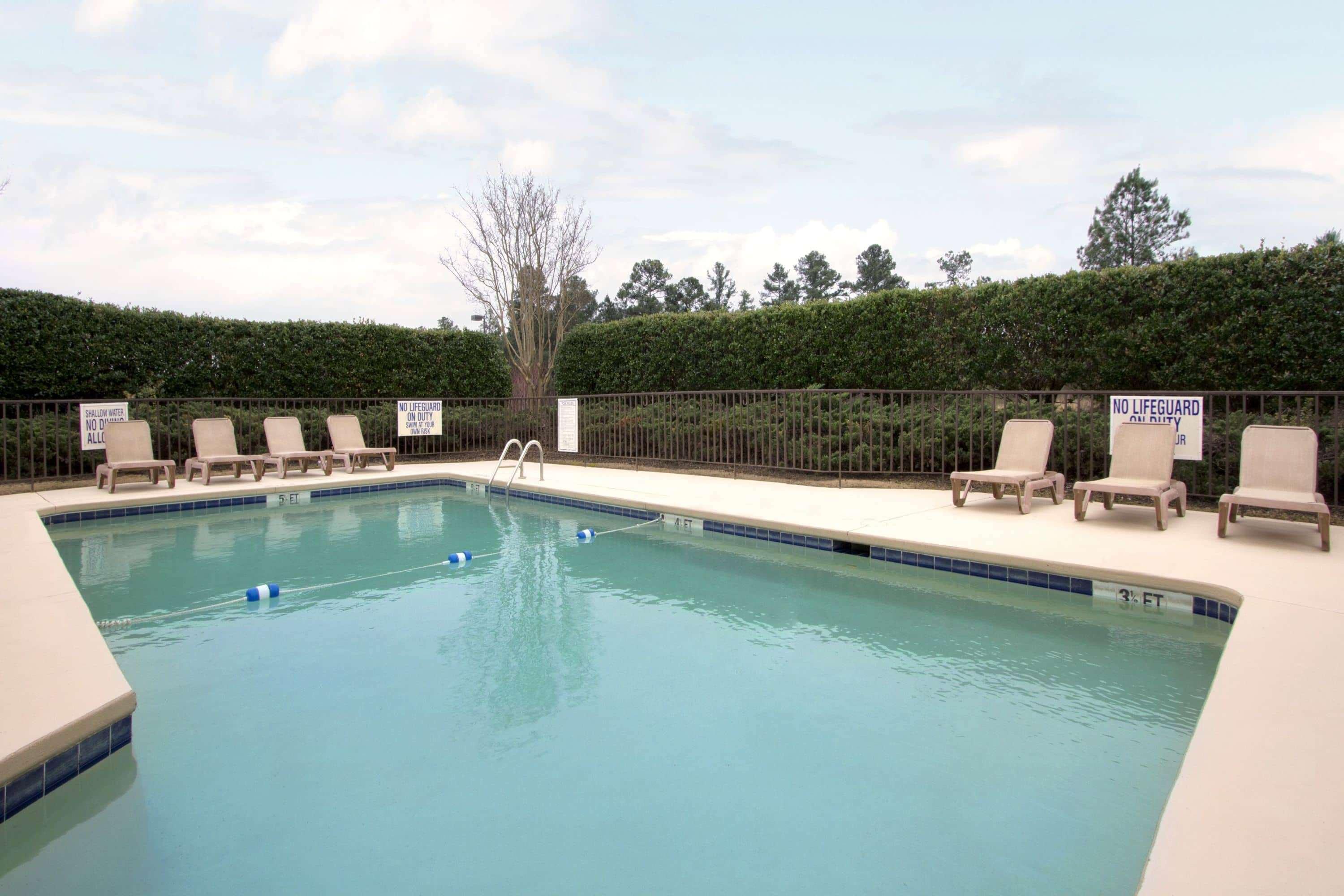 Days Inn By Wyndham Seneca-Clemson Bagian luar foto
