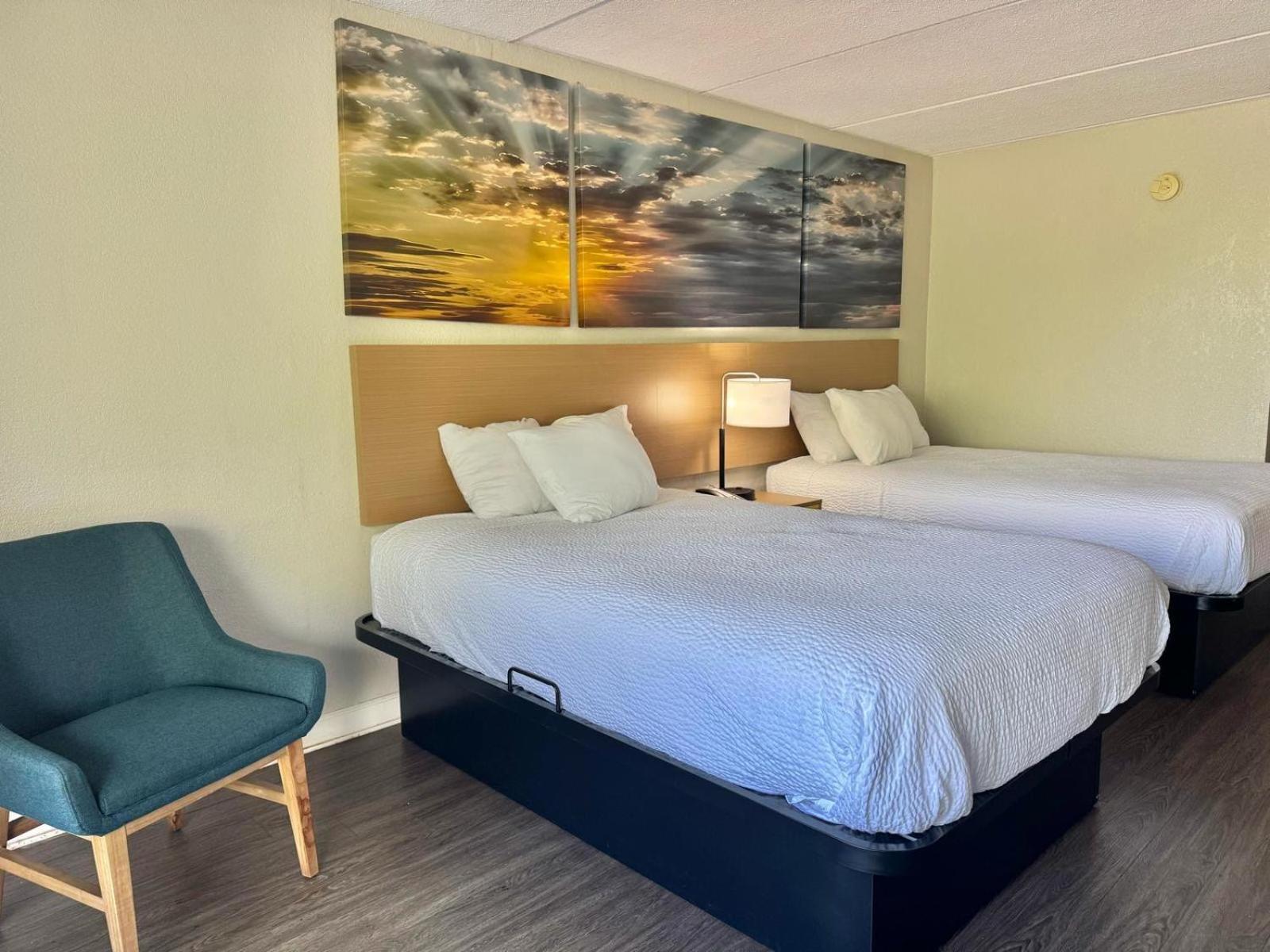 Days Inn By Wyndham Seneca-Clemson Bagian luar foto