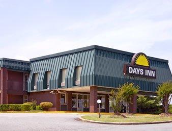 Days Inn By Wyndham Seneca-Clemson Bagian luar foto
