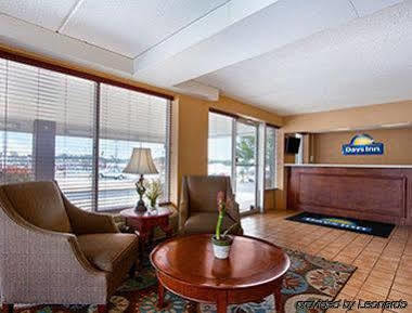 Days Inn By Wyndham Seneca-Clemson Bagian luar foto