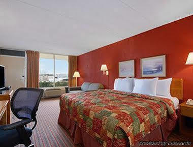 Days Inn By Wyndham Seneca-Clemson Bagian luar foto